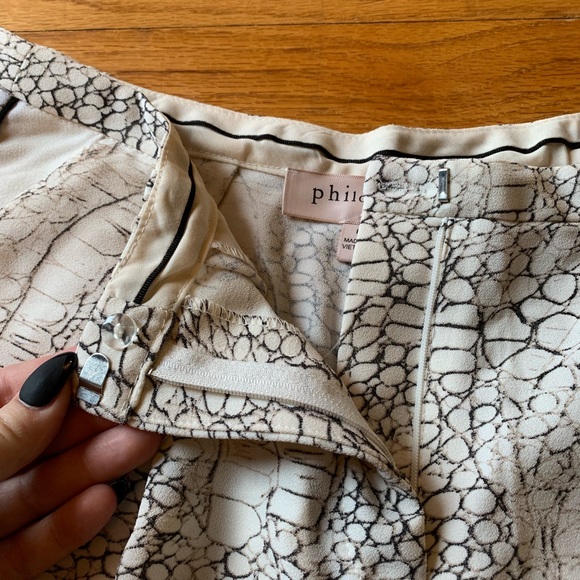NWT white snakeskin Philosophy shorts size 6 - Picture 5 of 8